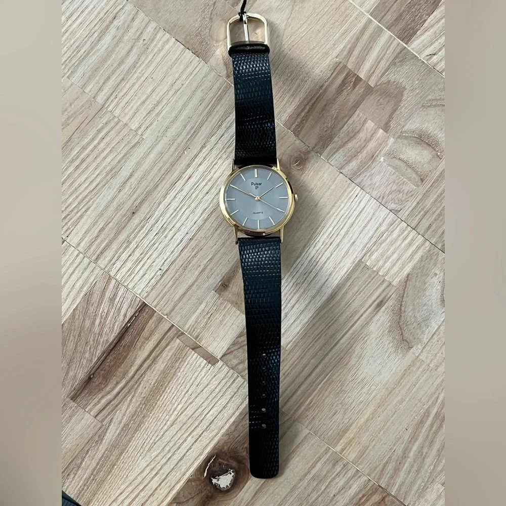 Pulsar New Old Stock Vintage Watch Original Box Round Gray Dial Leather Strap